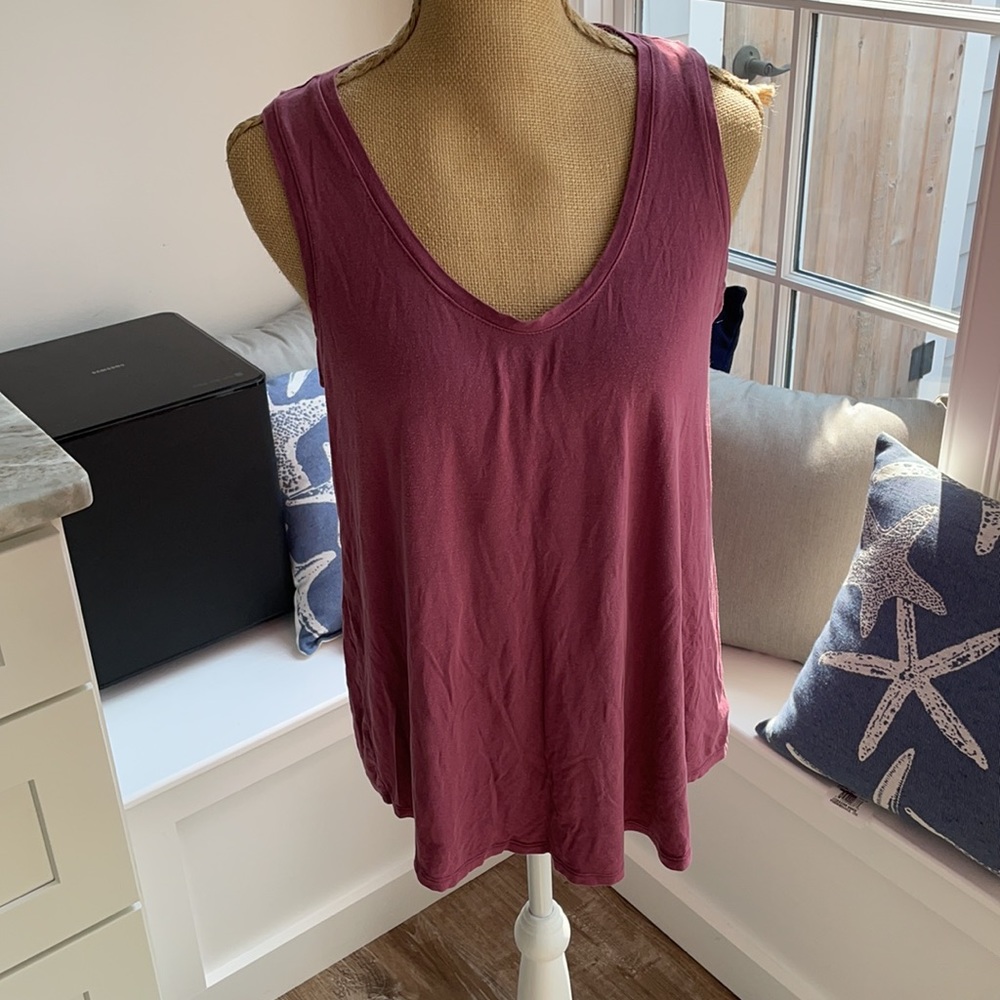 American Eagle soft burgundy tank top
